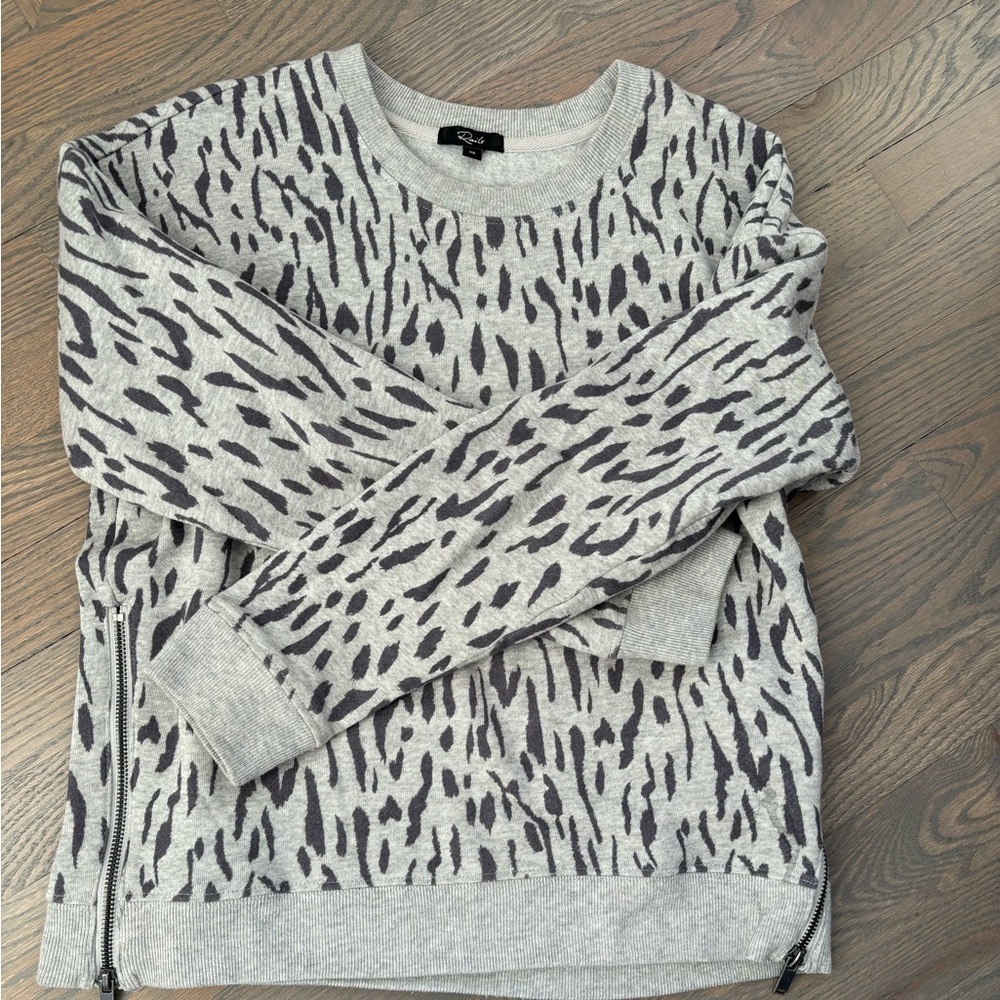 EUC. Rails Marlo sweatshirt in grey animal pattern